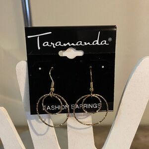 Taramanda NWT Gold Textured Double Circle Hoop Fishhook Earrings 1.5”L